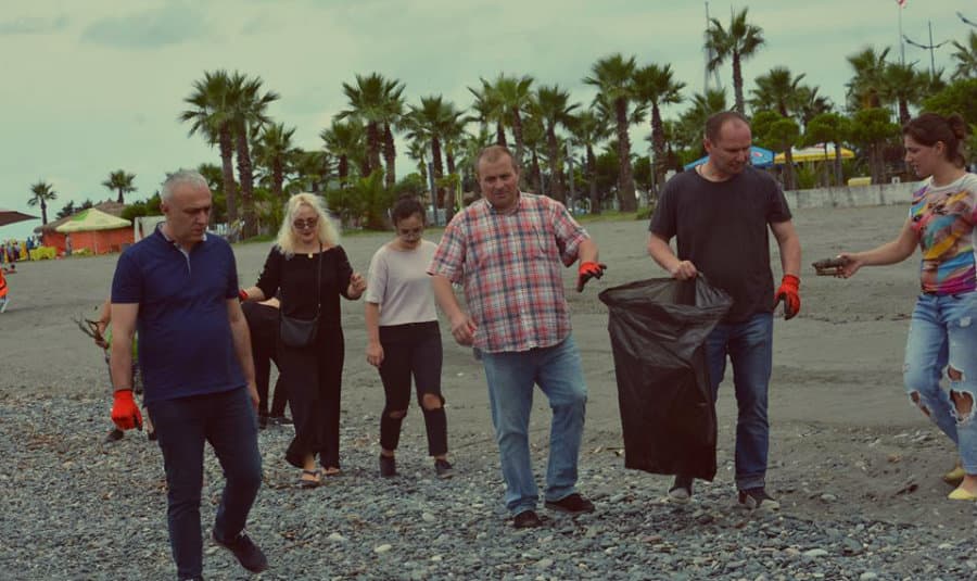 ზუგდიდის მერის ინიციატივით დასუფთავების აქცია სანაპირო ზოლზე მოეწყო