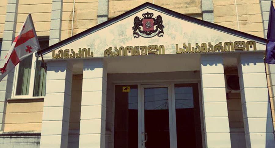 სენაკის რაიონულმა სასამართლომ მარტვილის მერია 100 000 ლარით დააჯარიმა