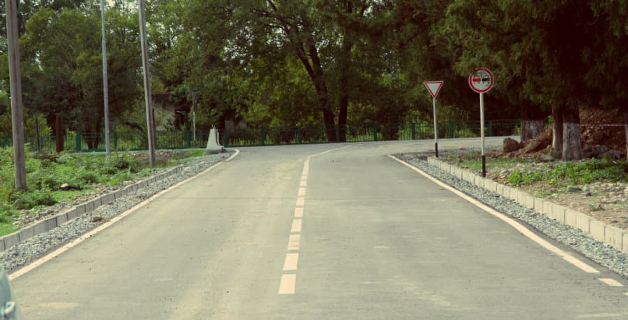 ზუგდიდის მუნიციპალიტეტის მერიამ რამდენიმე საავტომობილო გზის რეაბილიტაციაზე ტენდერი გამოაცხადა