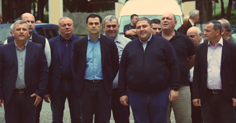 სამეგრელოს გუბერნატორმა სენაკში, ჟიული შარტავას ბიუსტი გვირგვინით შეამკო