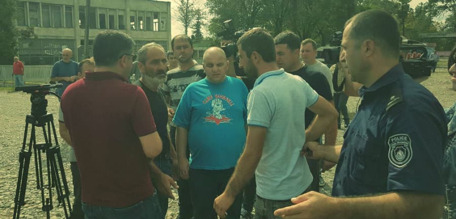 სოფელ ახალკახათში ადგილობრივებმა საპროტესტო აქცია გამართეს