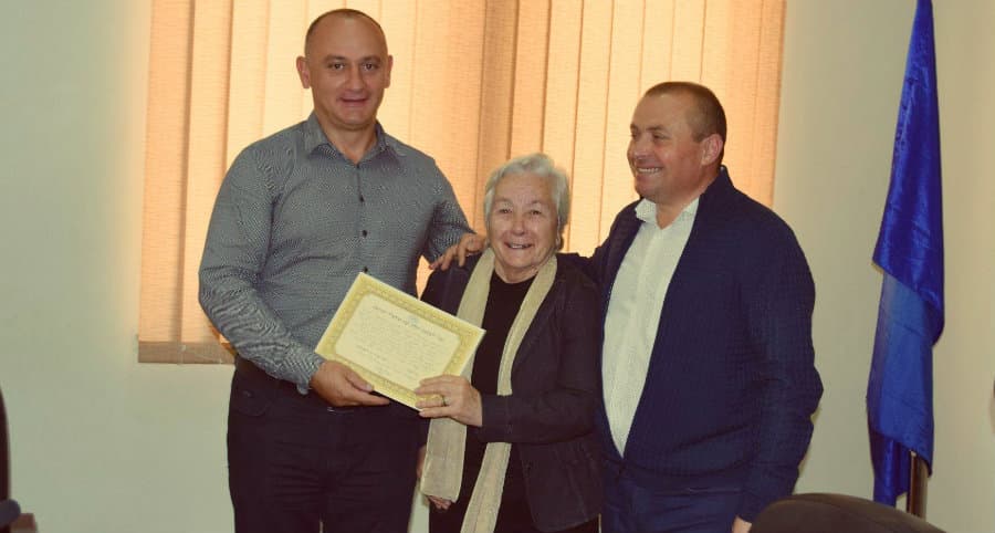 ზუგდიდის მერიამ წარმატებულ პედაგოგებს ფულადი ჯილდო გადასცა