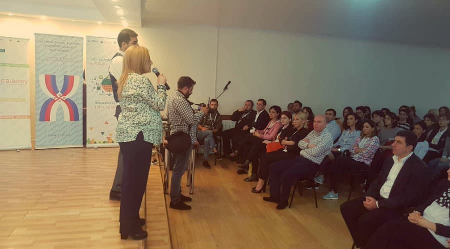 ზუგდიდის უნივერსიტეტში ფინანსური წიგნიერების თემაზე ახალგაზრდულ ინოვაციების ბანაკს უმასპინძლა