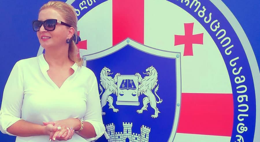 ,,სკუა მიღურუნია დო ქიმმეხვარითია”- ხათუნა წიწავას ლიტერატურული ესე არალიტერატურულ თემაზე