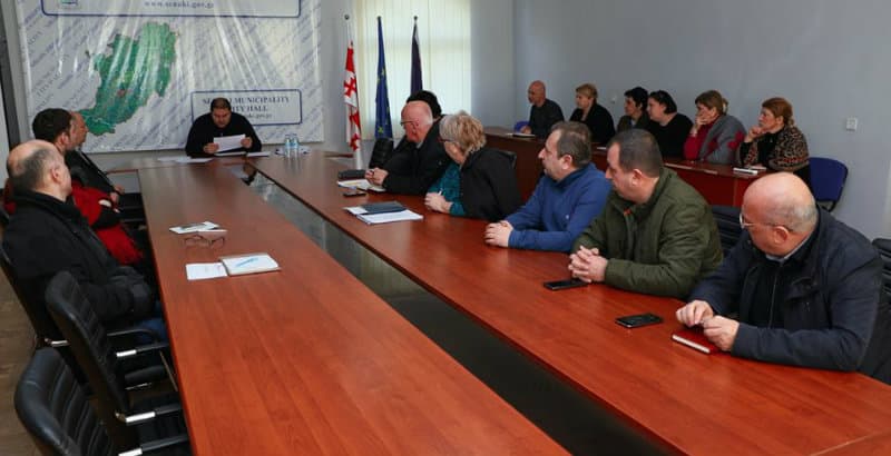 სენაკის მერმა მუნიციპალიტეტში მიმდინარე პროექტების შესახებ ინფორმაცია მოისმინა
