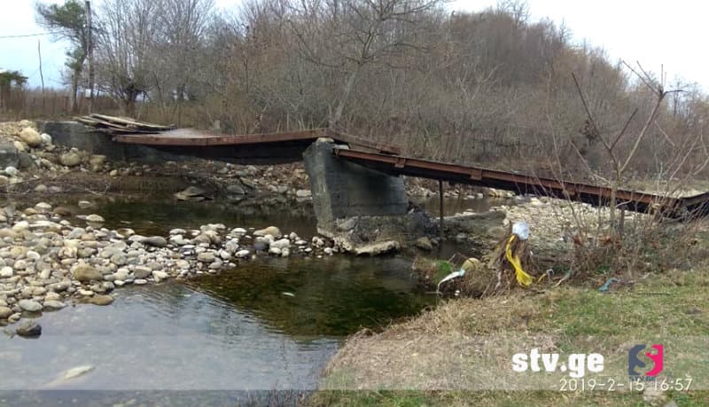 ხიდი, რომელზე გავლაც სახიფათოა” – სოც ქსელში გამოქვეყნებულ პოსტს ზუგდიდის მერია პასუხობს