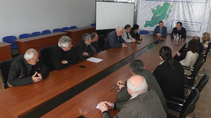 თხილის დაცვის სახელმწიფო პროგრამის ფარგლებში სენაკის მერიაში შეხვედრა გაიმართა