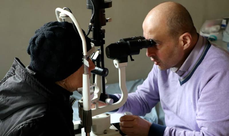 ოფთალმოლოგთა ჯგუფმა ძველი სენაკის მოსახლეობას უფასო გამოკვლევები ჩაუტარა