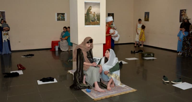 “იავნანამ რა ჰქმნა” – თეატრალური პერფორმანსი ზუგდიდის არტ-გალერეაში