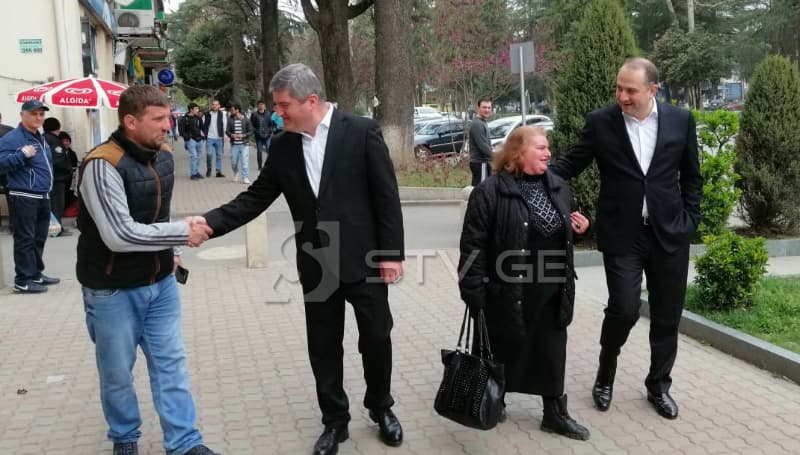 ზუგდიდელები გიორგი შენგელიას კანდიდატად წარდგენას ულოცავენ