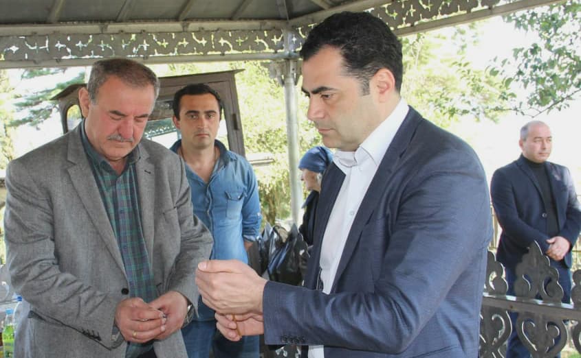 სახელმწიფო რწმუნებულმა აზა ადამიას საფლავს პატივი მიაგო