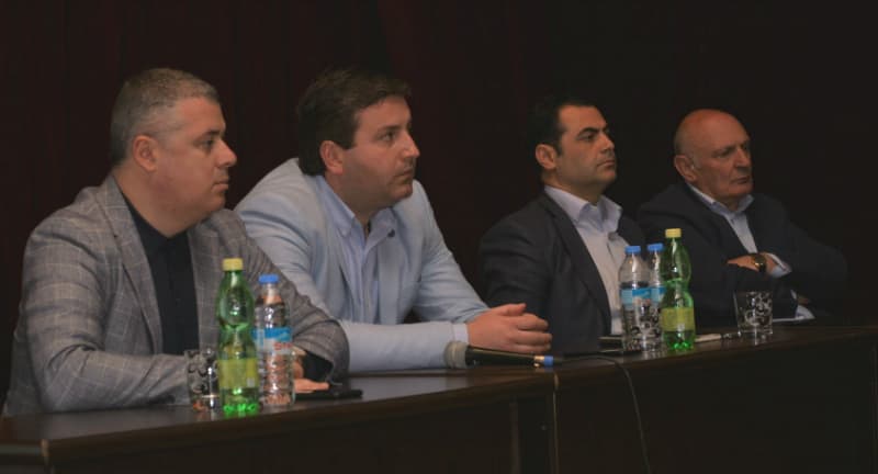 სახელმწიფო სტრატეგიის წარდგენა სიმინდის მასივების მფლობელებთან