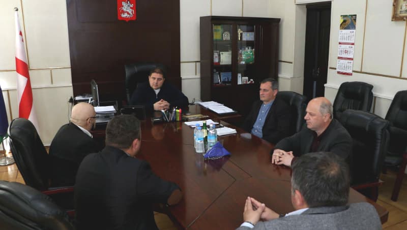 სენაკის მერიაში პოლონეთში მოღვაწე თანამემამულესთან შეხვედრა გაიმართა