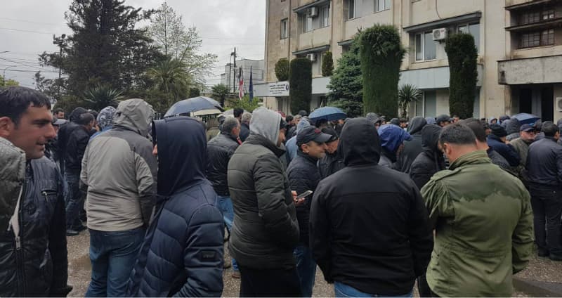 ხმაურიანი აქცია ზუგდიდში – რას ითხოვენ 21 წლის მირო მარკელიას ახლობლები?