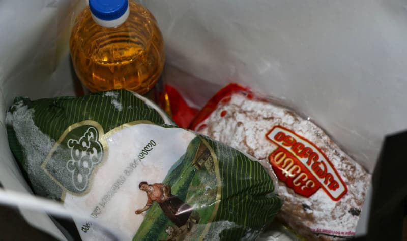 სენაკის მერიამ მზრუნველობამოკლებულ ბენეფიციარებს სააღდგომო ნობათები გადასცა