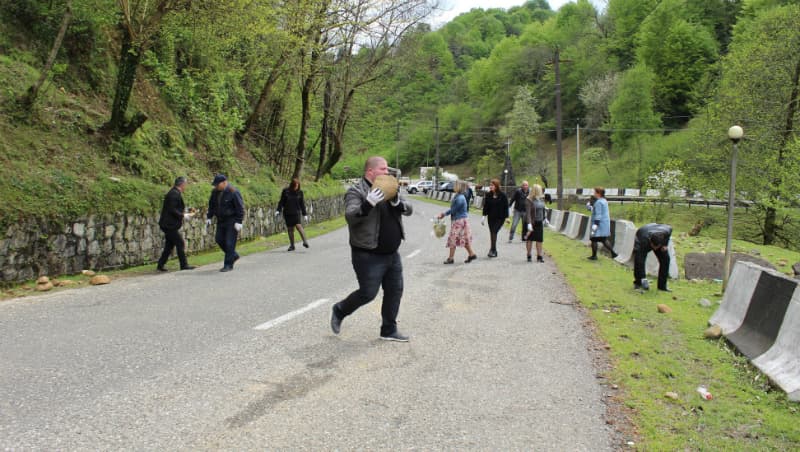 დედამიწის დღესთან დაკავშირებით წალენჯიხაში დასუფთავების მასშტაბური აქცია გაიმართა