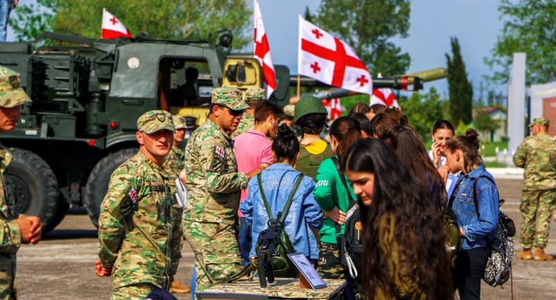 შეიარაღებული ძალების დღე სენაკში