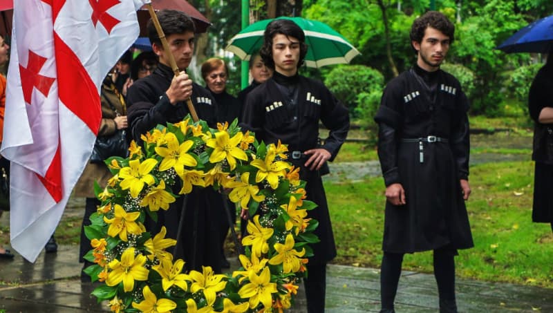 სენაკში, ომის ვეტერანებს ფაშიზმზე გამარჯვების დღე მიულოცეს