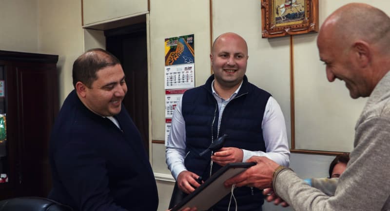 სენაკის მერი ახალგაზრდული თეატრის დასს შეხვდა