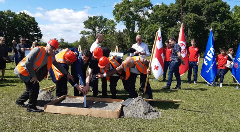 საოკუპაციო ხაზთან ფეხბურთის აკადემიის საფუძვლის ჩაყრის ოფიციალური ცერემონია გაიმართა