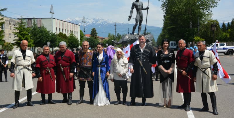 ჩხოროწყუში ეროვნული სამოსის დღეს აღნიშნავენ