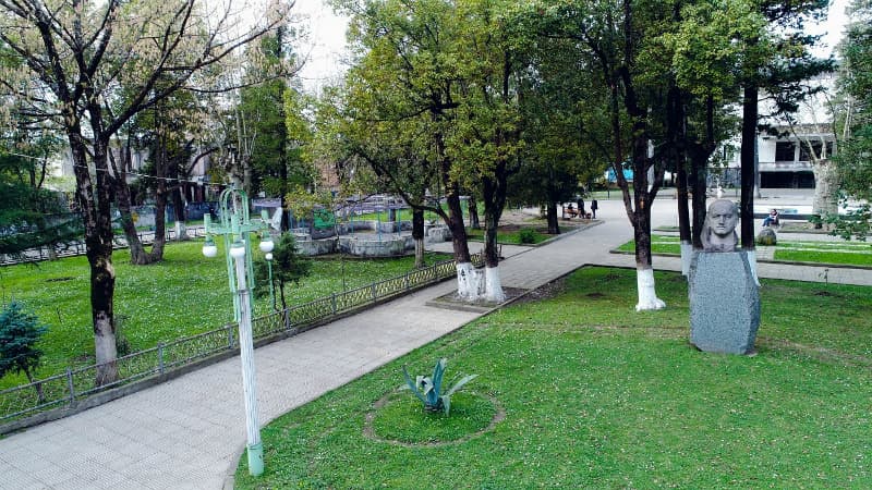 სენაკის მერია უძრავი ქონების იჯარის ფორმით სარგებლობაში გადაცემისათვის აუქციონს აცხადებს