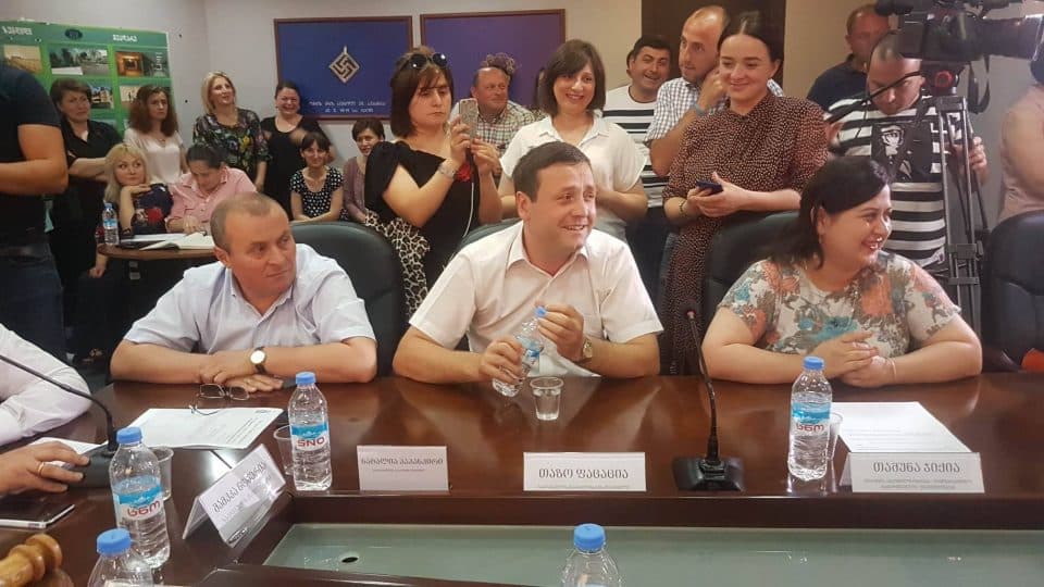 წინა ხელისუფლება აცვავდა მოქალაქეებს ტომრებს თავზე და მათზე ძალადობდა