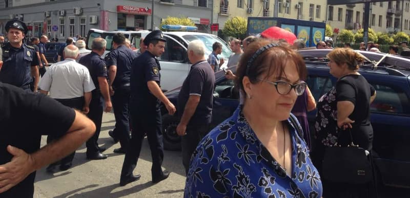 ზუგდიდის ცენტრში 15 წლის მოზარდს ტაქსი დაეჯახა