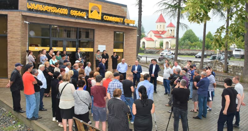 წალენჯიხის სოფელ ჯგალსა და ლიაში მოსახლეობას ხელისუფლების წარმომადგენლები შეხვდნენ