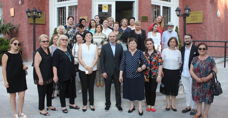 რუსლან აბაშიძე სახალხო მოძრაობა „ქართულ-აფხაზური საგის“ წარმომადგენლებს შეხვდა