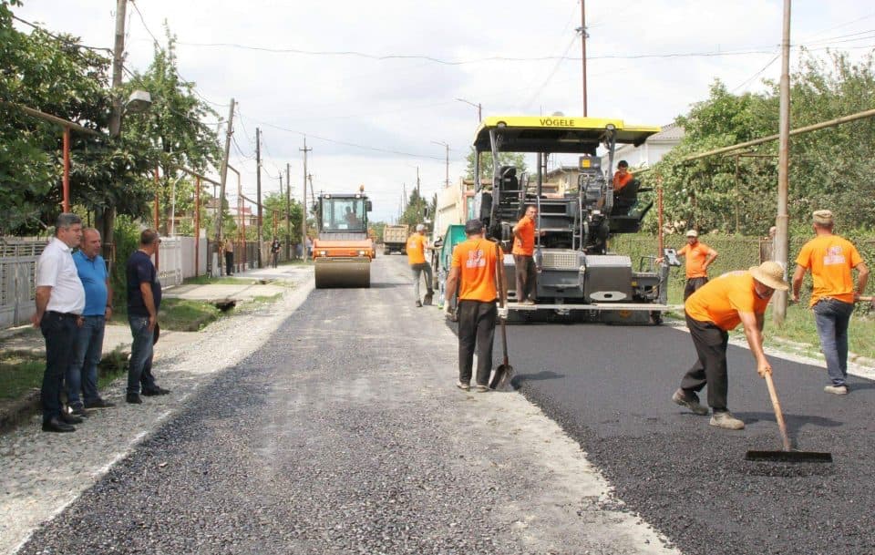 ზუგდიდში, 27 ქუჩაზე გზის საფარის აღდგენა დასრულებულია