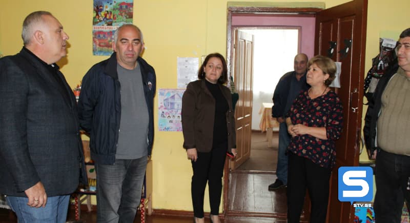 დავით ვერავა წალენჯიხაში უფასო სასადილოებში არსებულ ვითარებას გაეცნო