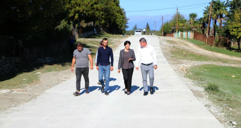 გიორგი შენგელიამ ნარაზენი -შამადელას გზაზე მიმდინარე სამუშაოები დაათვალიერა