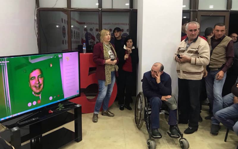 “მიშა გელოდებით” – ზუგდიდში ძებნილი ექსპრეზიდენტის ლექსები მოისმინეს