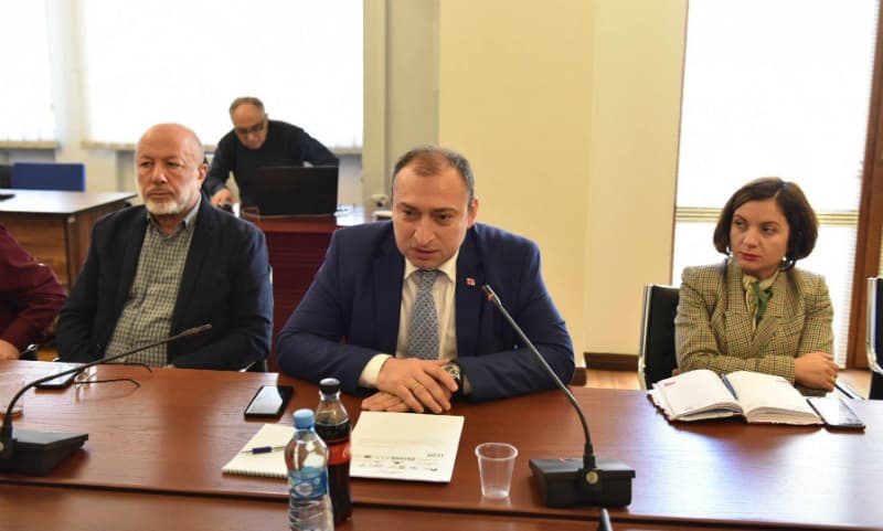 მერაბ ქვარაიამ “სამოქალაქო ბიუჯეტი საქართველოში” პროექტთან დაკავშირებით სამუშაო შეხვედრა გამართა