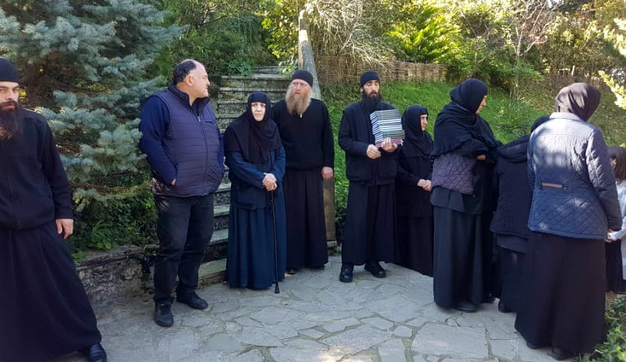 მამა პეტრემ, იღუმენია თამარმა და მამა ანდრია სარიამ ეპარქია დატოვეს