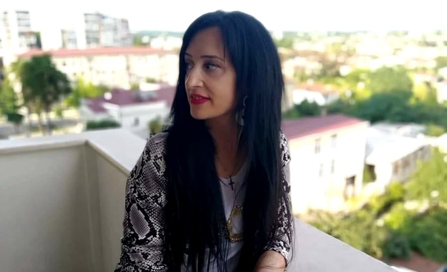 ზუგდიდის თეატრის თანამშრომელი მის მიმართ განხორციელებულ ძალადობის ფაქტებზე ალაპარაკდა