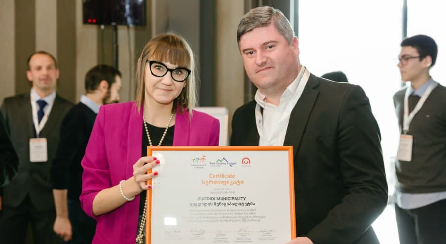 ზუგდიდის მუნიციპალიტეტს სამოქალაქო ბიუჯეტის სტანდარტებთან შესაბამისობის სერთიფიკატი გადაეცა