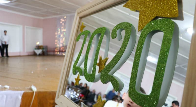 საახალწლო კარნავალი სენაკის მეორე საჯარო სკოლაში (R)