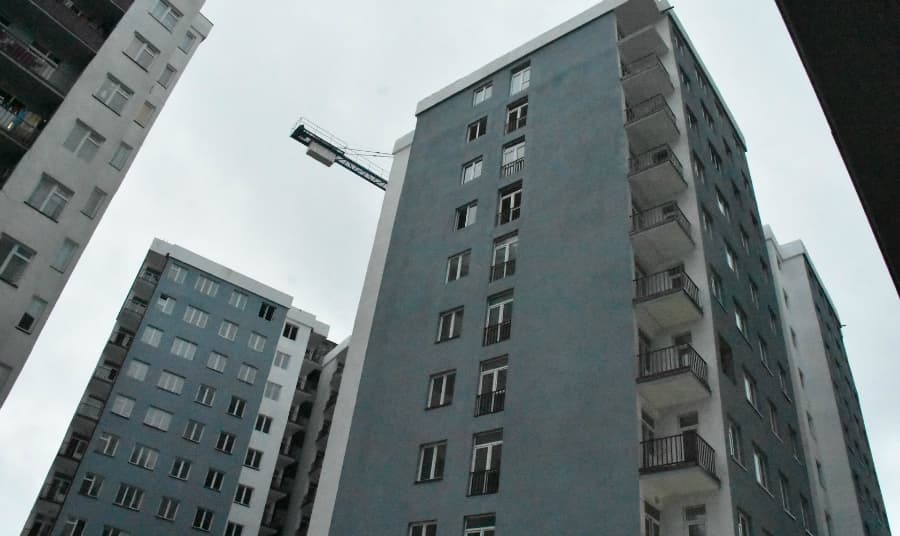 ზუგდიდში 960 დევნილი ოჯახისთვის საცხოვრებელი კორპუსები შენდება