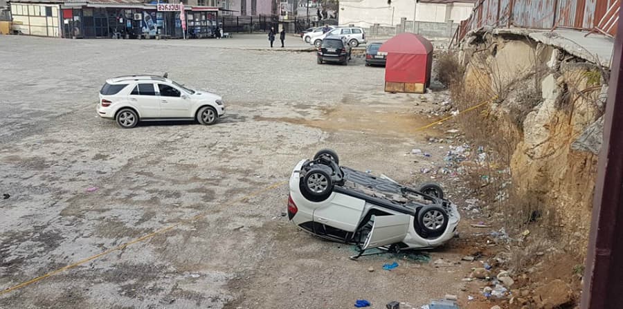 ავტომანქანა, რომელსაც ქალი მართავდა თხრილში გადავარდა