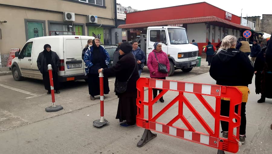 საპროტესტო აქცია ფოთში – მოვაჭრეები თევზის ბაზრობის გაუქმებას აპროტესტებენ