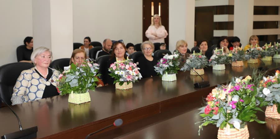 ზუგდიდის მერმა წარმატებული ქალბატონები დააჯილდოვა