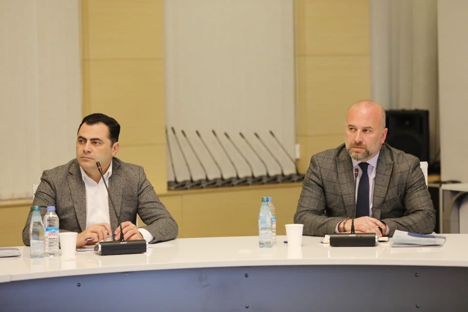 პრემიერი რეგიონების გუბერნატორებს შეხვდა