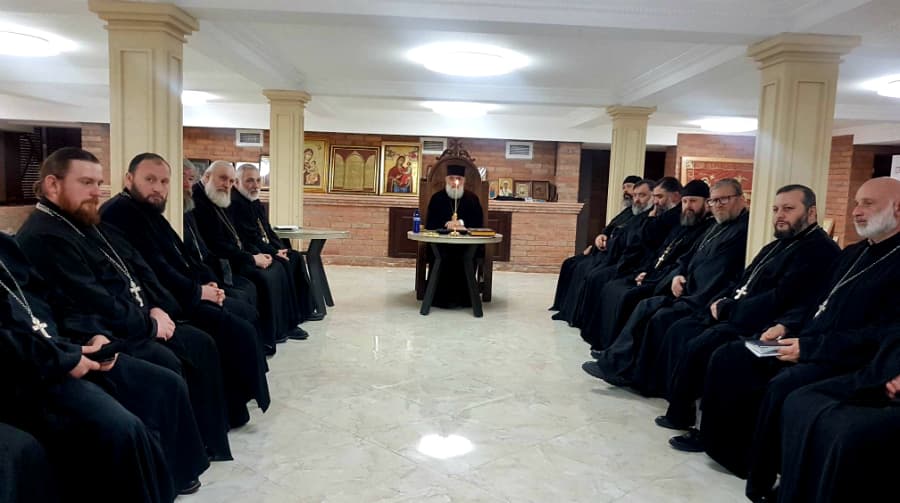 მეუფე გრიგოლი ქვეყანაში შექმნილი ვითარების გამო ეპარქიის წარმომადგენლებს ხვდება