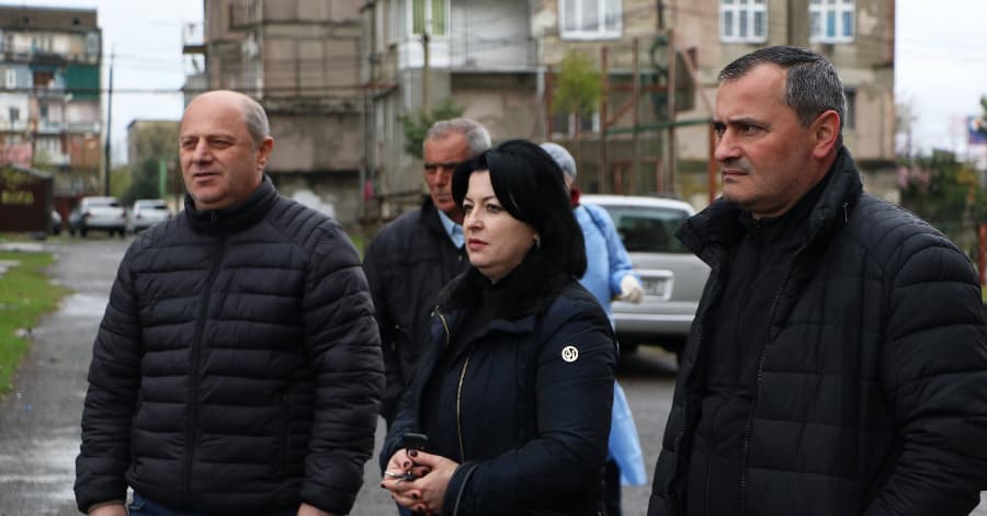 სენაკში მრავალბინიან საცხოვრებელ კორპუსებს სადეზინფექციო სამუშაოები ჩაუტარდა