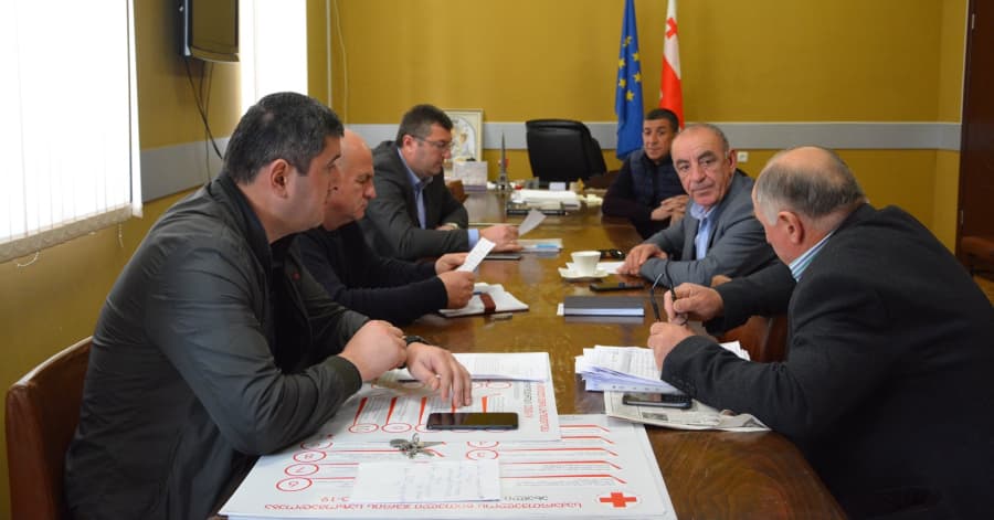 ჩხოროწყუს მერიაში გამართულ შეხვედრაზე კორონავირუსის პრევენციის საკითხები განიხილეს