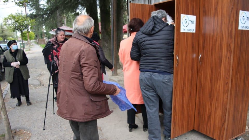 “გაიღე და დაეხმარე უპოვარს” – სოციალურ აქციას დღეს “ევექსი” შეუერთდა