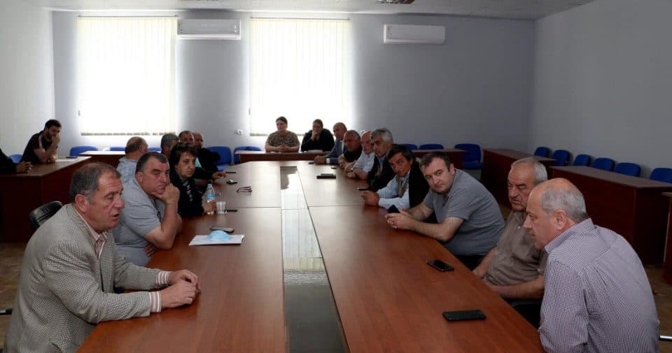 სოფლის მეურნეობის ანტიკრიზისული გეგმის ფარგლებში, სენაკის მერიაში შეხვედრა გაიმართა