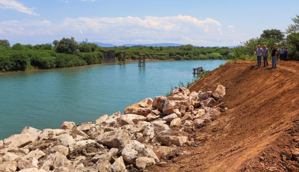 ნაპირსამაგრი სამუშაოები მდინარე ტეხურზე